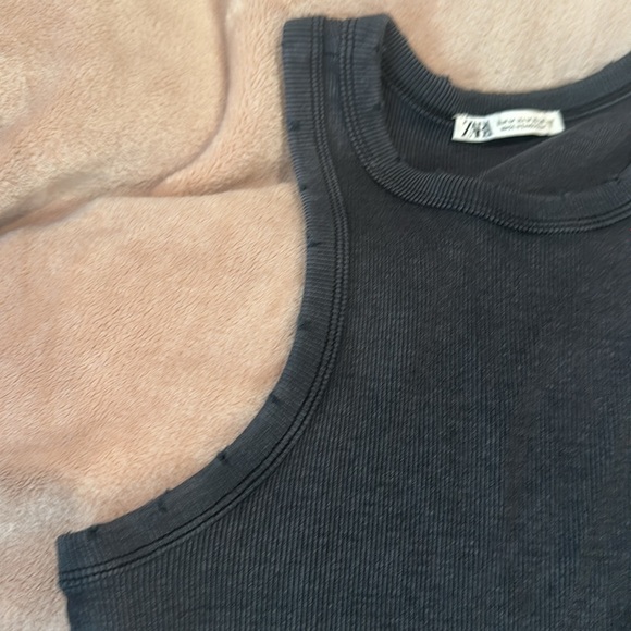 Zara ribbed faded knit cropped tank top - Picture 4 of 4